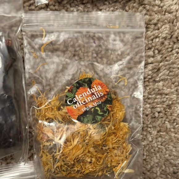 Assorted Dried Flowers Collection - Picture 9 of 16